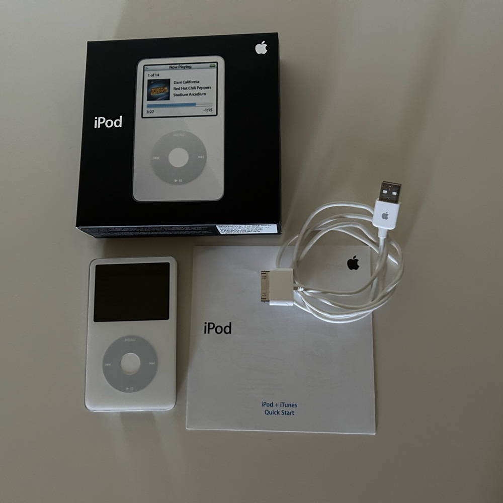 Apple iPod Classic 5th Generation 30GB